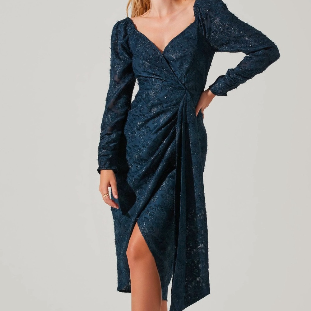 Astr the label NWT size Large Terese metallic floral blue midi dress